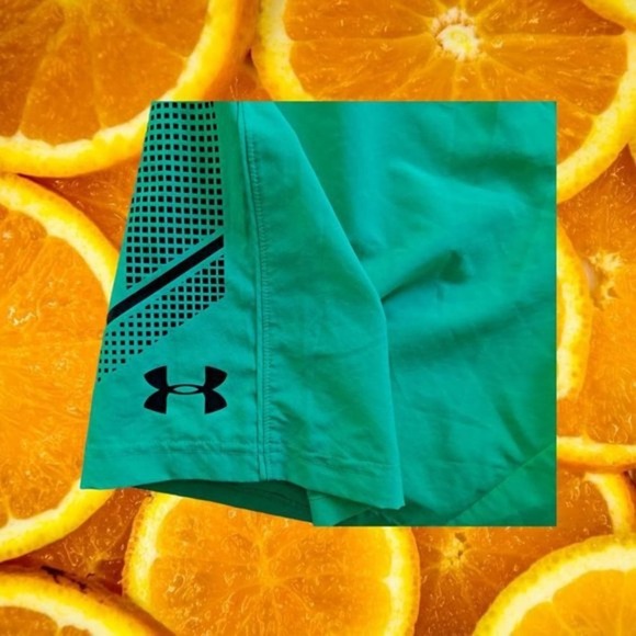 Under Armour Green Shorts Size Medium - Picture 2 of 4